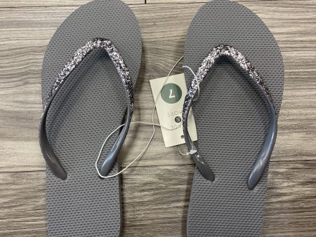 Grey Sandals Flip Flops Shade & Shore, Size 7 Sale