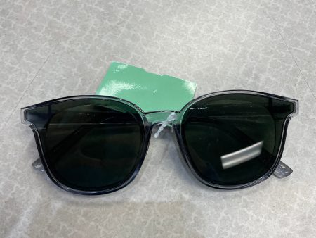 Sunglasses Clothes Mentor on Sale