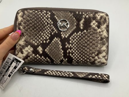 Wristlet Designer Michael Kors, Size Medium For Cheap